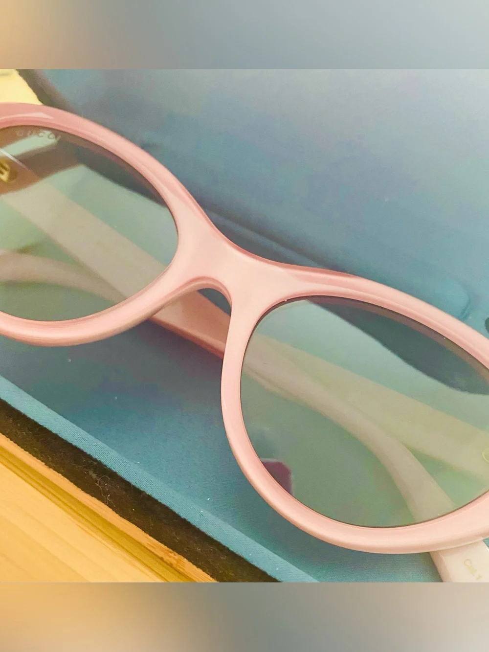 Gucci Women's Pink Cat-Eye Sunglasses Gucci Pink Sunglasses Pink Cat Eye Sunnies - Picture 5 of 5